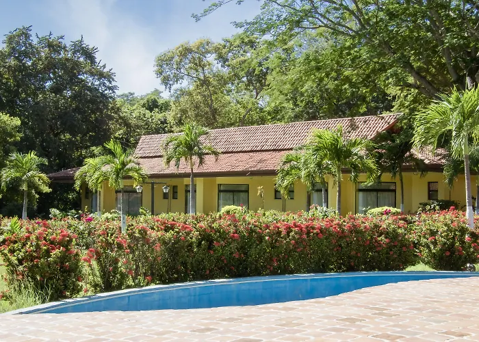 Papagayo Golden Palms Beachfront Hotel