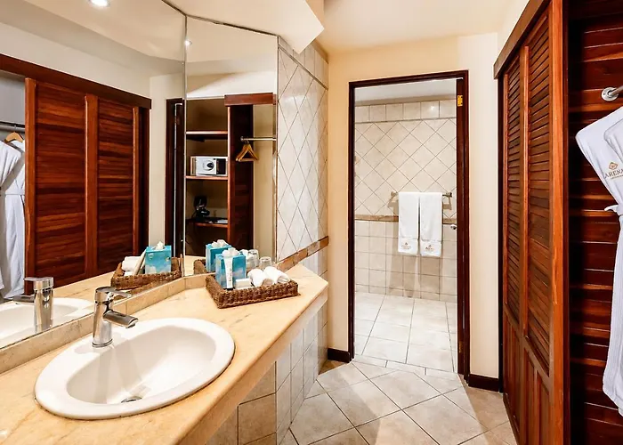 Papagayo Golden Palms Beachfront 4*